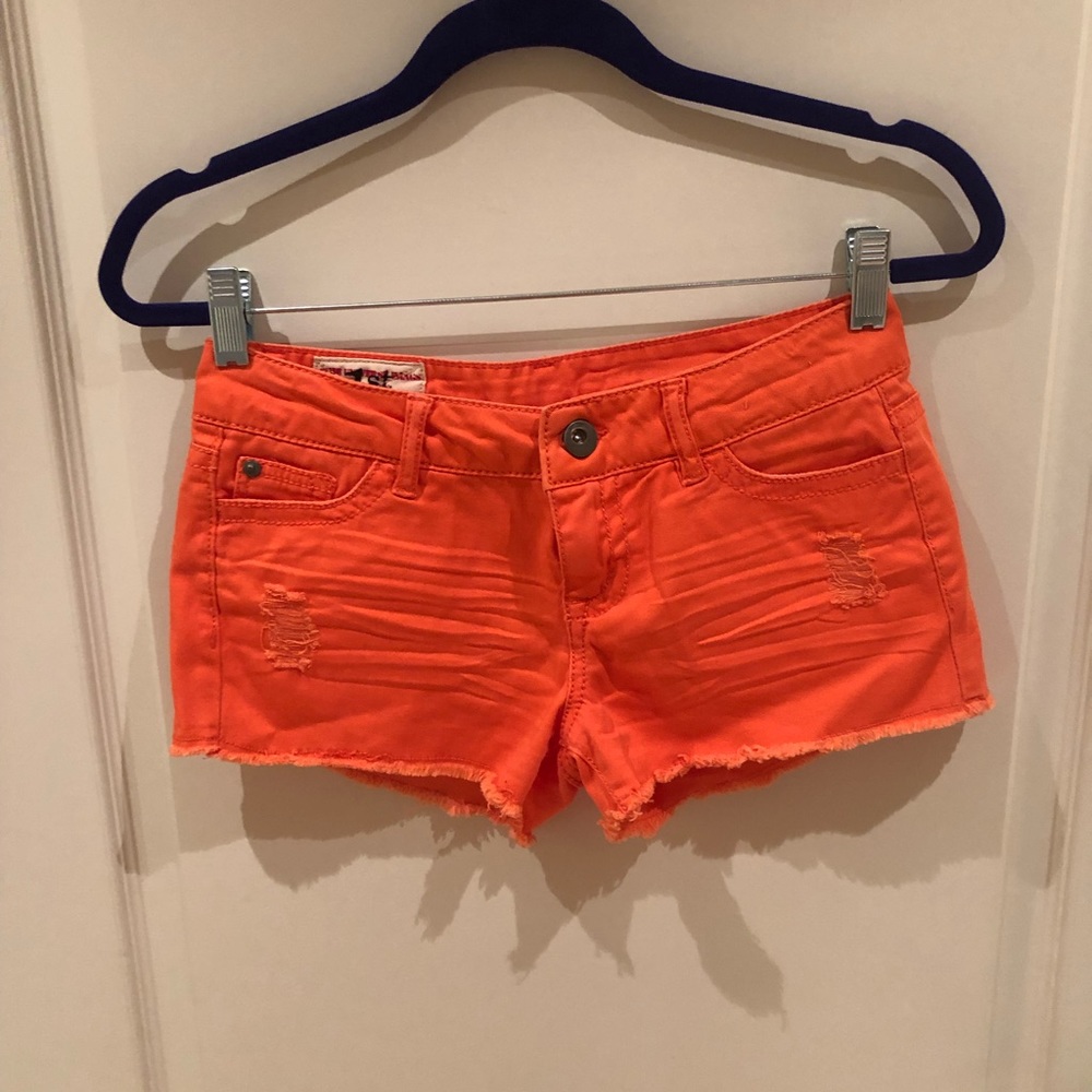 1st kiss distressed coral shorts size 3